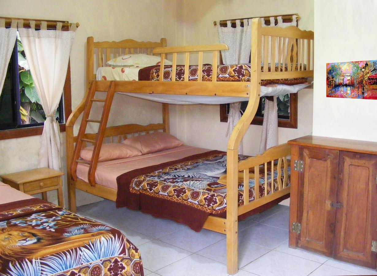Hostal Maxima Puerto López Eksteriør bilde
