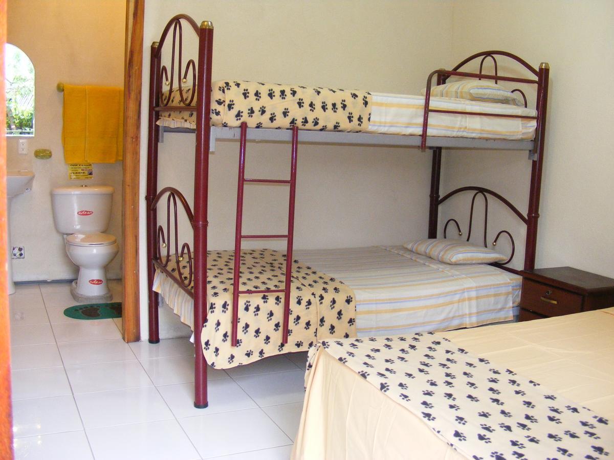 Hostal Maxima Puerto López Eksteriør bilde